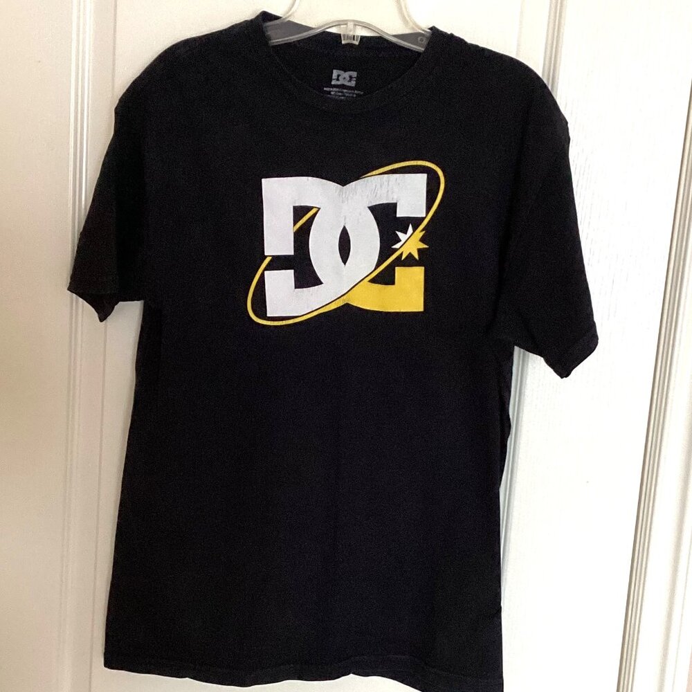 DC Men's Short Sleeve T- Shirt Size M Black Graphic Top